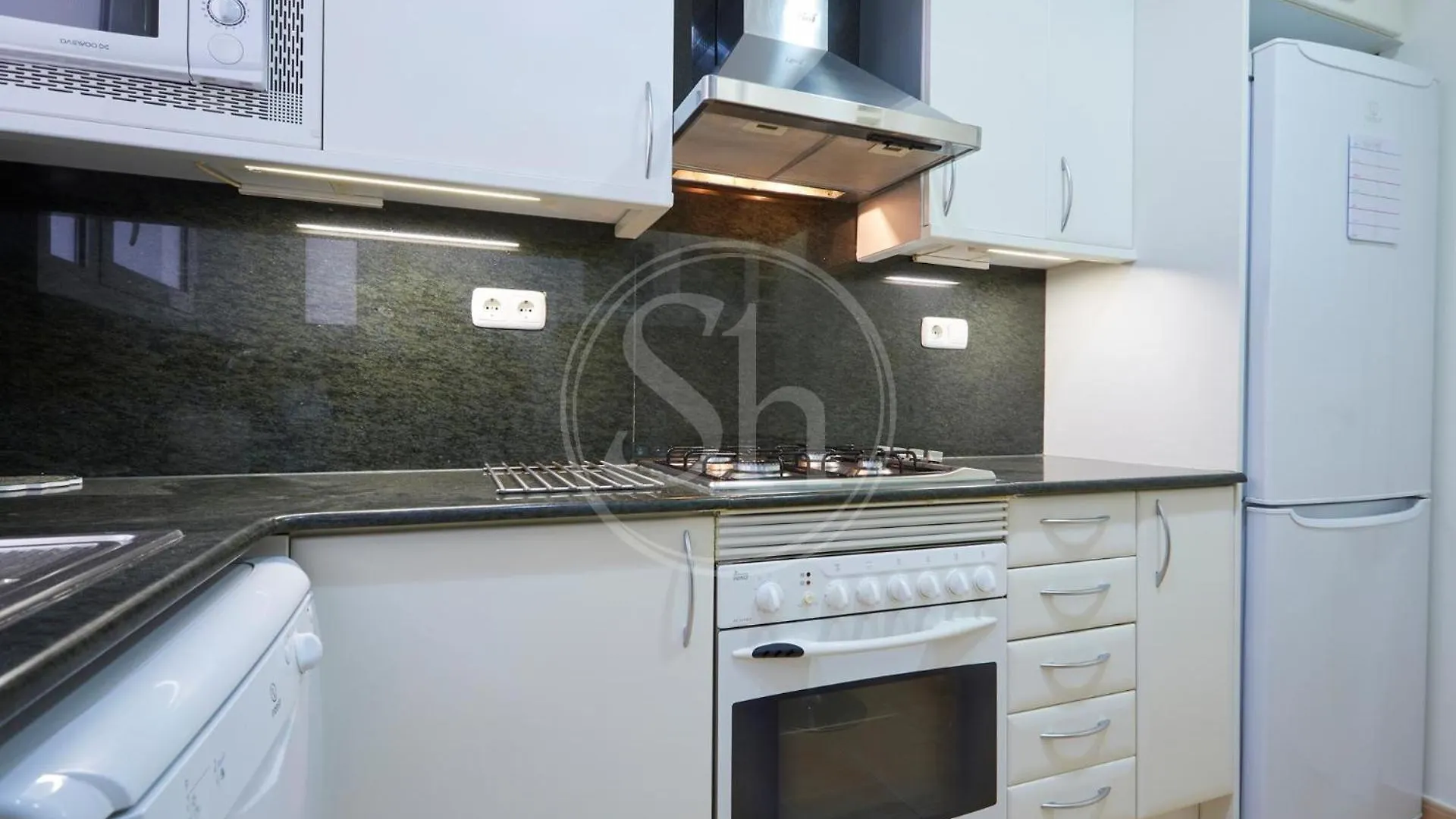 Piso Familiar Cerca De Diagonal Apartment Barcelona